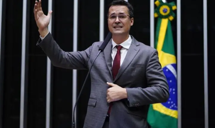 TRE-PR aprova candidatura de Deltan Dallagnol ao Senado após cassação em 2023