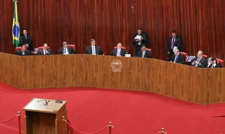 TSE tem 3 a 0 para proibir posts sobre fake news de nossa senhora aparecida