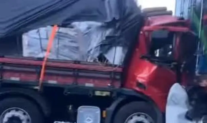 URGENTE: Tragédia na BR-116: Acidente fatal interdita Régis Bittencourt e trava trânsito rumo a São Paulo
