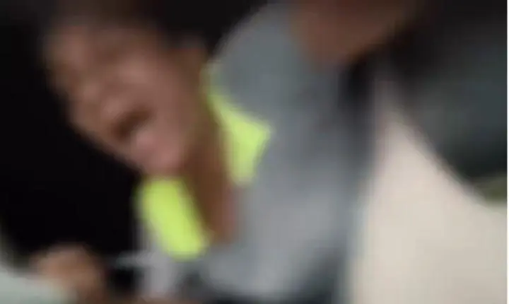 VÍDEO - Passageira ataca motorista de aplicativo a tesouradas por causa de corrida em Salvador Bahia