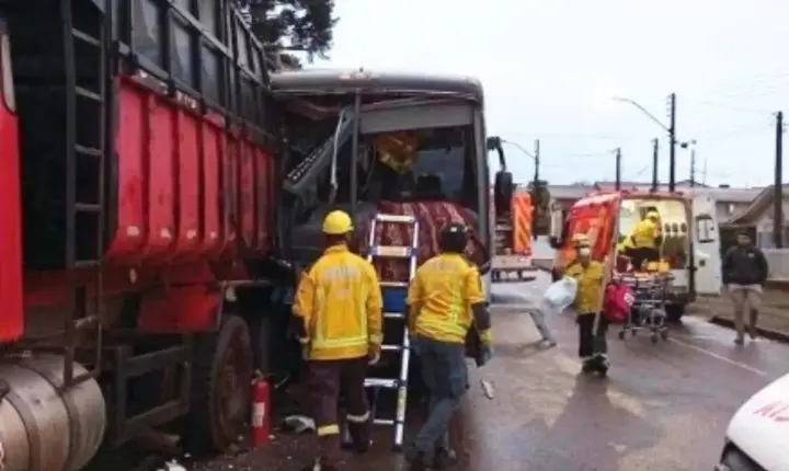 Acidente com ônibus em Xanxerê deixa 23 trabalhadores feridos nesta sexta-feira (21)