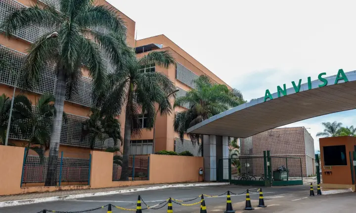 Anvisa emite alerta sobre venda irregular de tirzepatida em pó na internet
