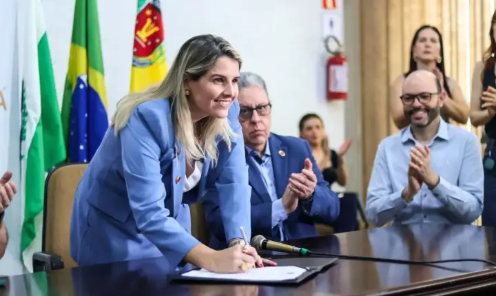 Prefeitura de maringá sanciona lei desenrola maringá fase 2 para reduzir burocracia