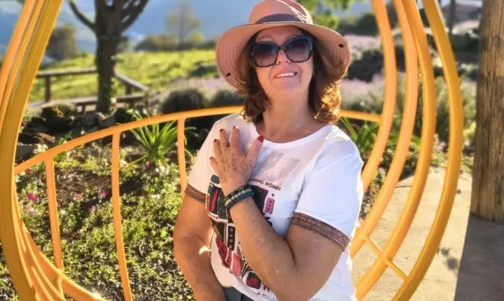 Câmara de Maringá debate dia do idoso com exposição fotográfica da unati